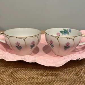 Floral design gold trimmed tea cups set of 2 Victorian style